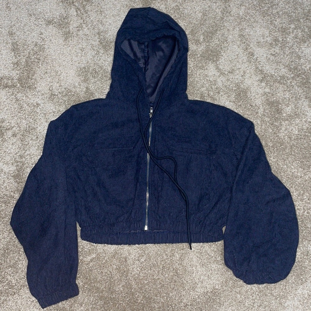 Cropped navy sweatshirt